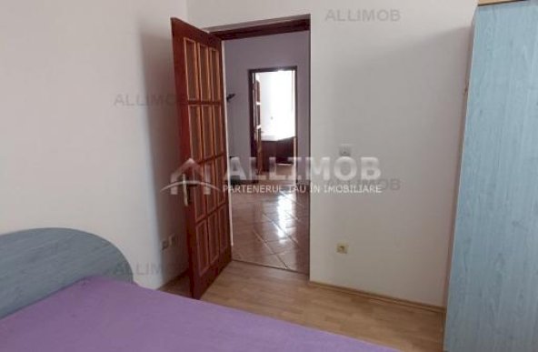 Apartament 3 camere ,  in Ploiesti, zona centrala .