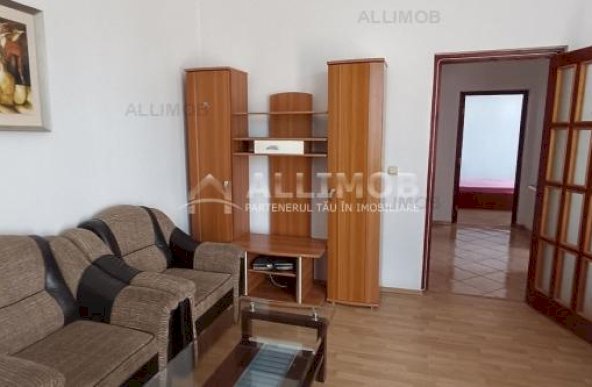 Apartament 3 camere ,  in Ploiesti, zona centrala .