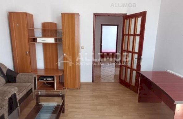 Apartament 3 camere ,  in Ploiesti, zona centrala .