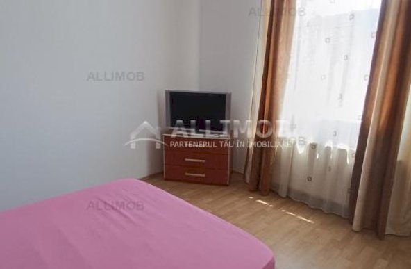 Apartament 3 camere ,  in Ploiesti, zona centrala .