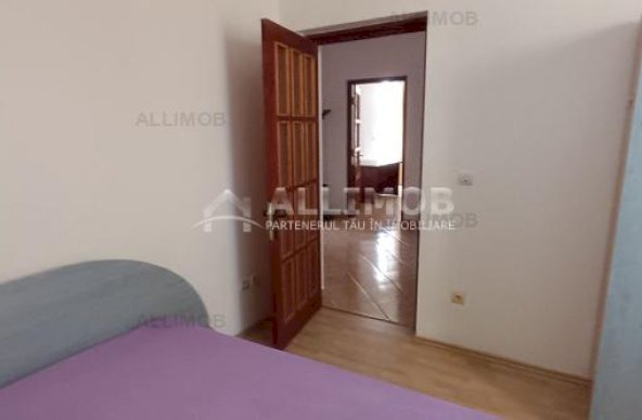 Apartament 3 camere ,  in Ploiesti, zona centrala .