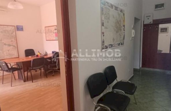 Cladire  P+1 , 8 camere in Ploiesti, zona Centrala, pretabil  cabinete, saloane,