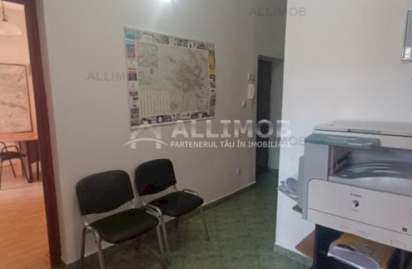 Cladire  P+1 , 8 camere in Ploiesti, zona Centrala, pretabil  cabinete, saloane,