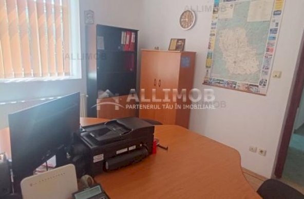 Cladire  P+1 , 8 camere in Ploiesti, zona Centrala, pretabil  cabinete, saloane,