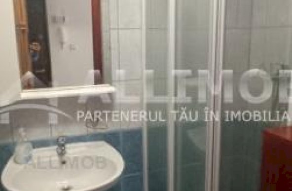 Cladire  P+1 , 8 camere in Ploiesti, zona Centrala, pretabil  cabinete, saloane,