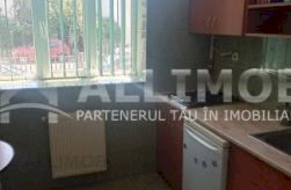 Cladire  P+1 , 8 camere in Ploiesti, zona Centrala, pretabil  cabinete, saloane,