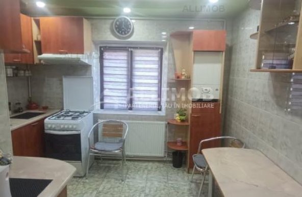 Apartament 3 camere in Ploiesti, cu centrala termica proprie in zona Cioceanu. 