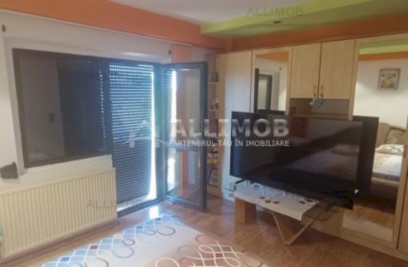 Apartament 3 camere in Ploiesti, cu centrala termica proprie in zona Cioceanu. 