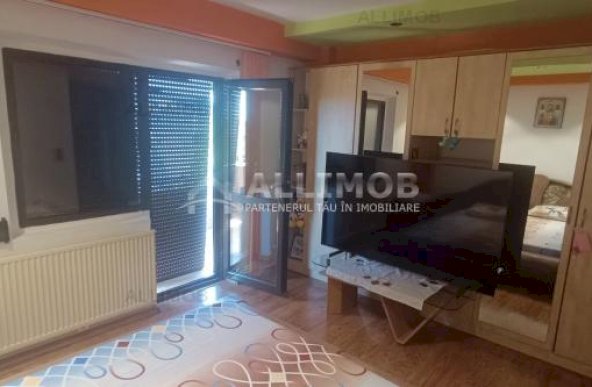 Apartament 3 camere in Ploiesti, cu centrala termica proprie in zona Cioceanu. 