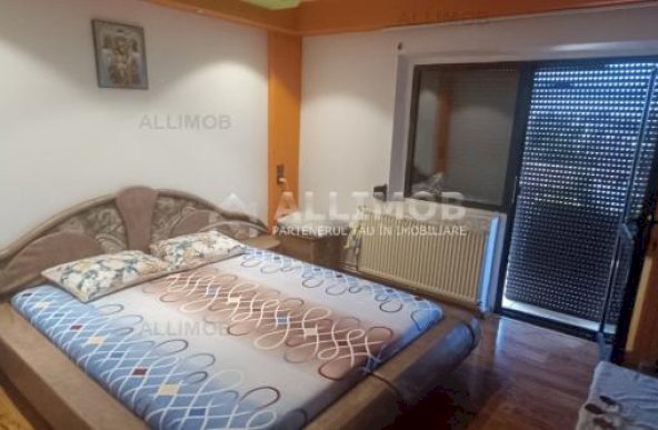 Apartament 3 camere in Ploiesti, cu centrala termica proprie in zona Cioceanu. 