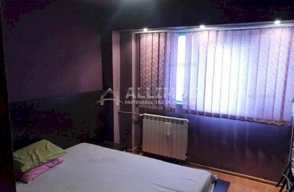 Apartament 3 camere zona Republicii