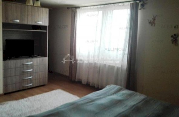 Vila 4 camere  in Bucov