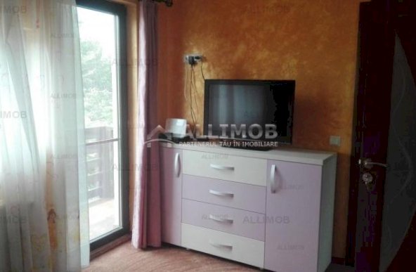 Vila 4 camere  in Bucov