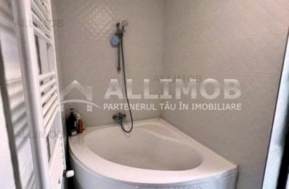 Apartament 3 camere zona Albert, complex Mrs Smart