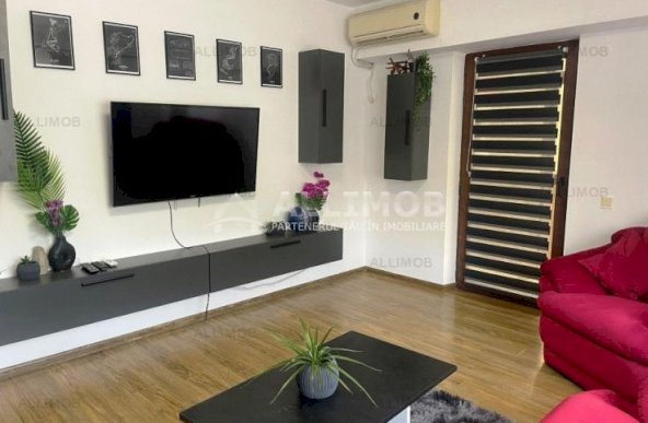 Apartament 3 camere zona 9 Mai