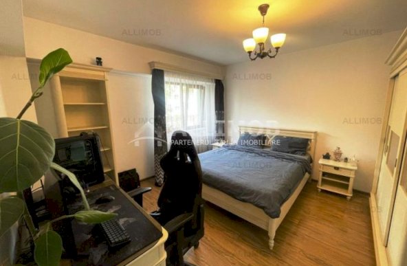 Apartament 3 camere zona 9 Mai