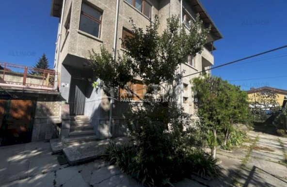 REPREZENTARE EXCLUSIVA Casa  252 mp in Ploiesti, zona Centrala. 