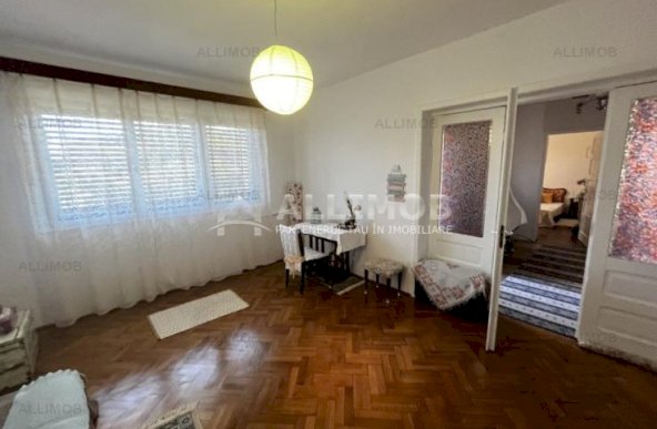 REPREZENTARE EXCLUSIVA Casa  252 mp in Ploiesti, zona Centrala. 