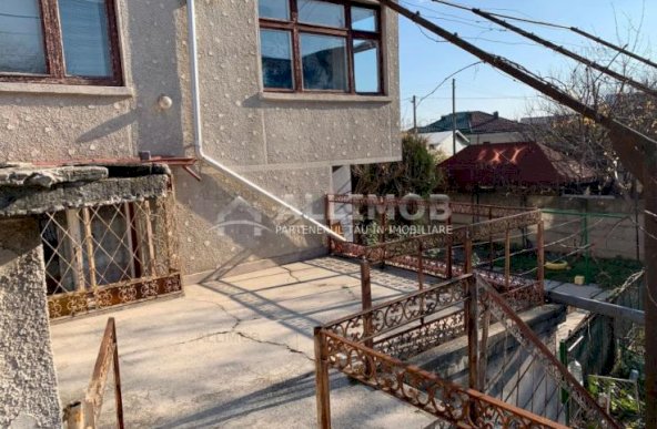 REPREZENTARE EXCLUSIVA Casa  252 mp in Ploiesti, zona Centrala. 