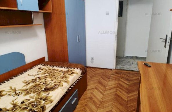 Apartament 3 camere zona ultracentrala