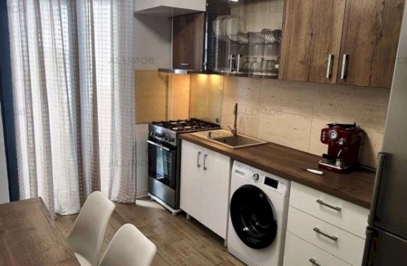 Apartament 3 camere, zona Albert