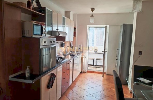 Apartament 2 camere zona Piata Mihai Viteazul