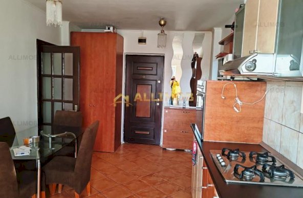 Apartament 2 camere zona Piata Mihai Viteazul