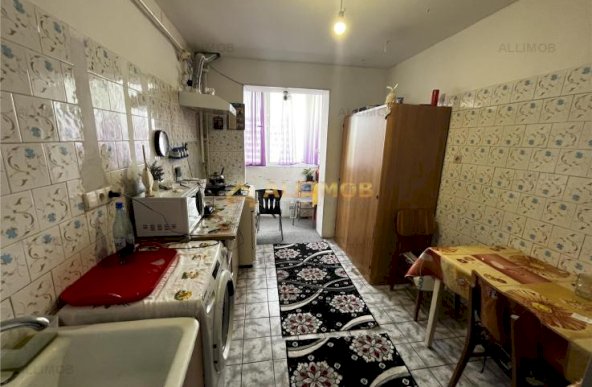 COMISON 0% Apartament 3 camere decomandat in Ploiesti, zona Vest.