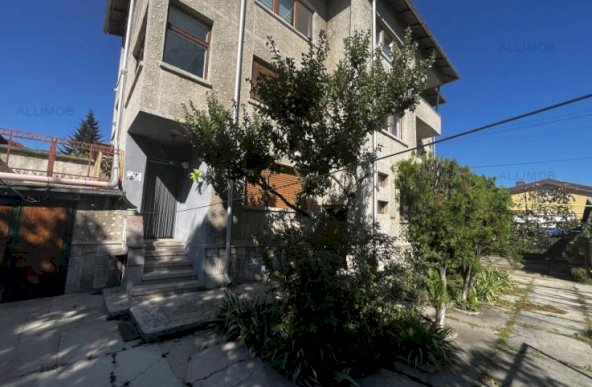 REPREZENTARE EXCLUSIVA Casa  252 mp in Ploiesti, zona Centrala.