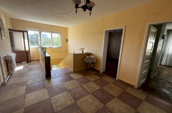 REPREZENTARE EXCLUSIVA Casa  252 mp in Ploiesti, zona Centrala.