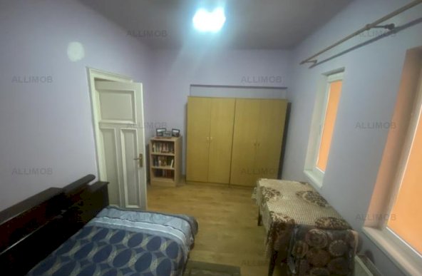 Apartament in vila zona Bulevardul Castanilor, suprafata utila 102 mp, 4 camere.