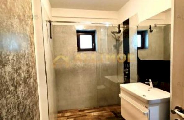 Apartament 2 camere zona Sisesti