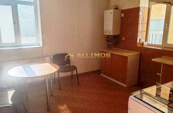 Apartament 3 camere  in Ploiesti, zona centrala