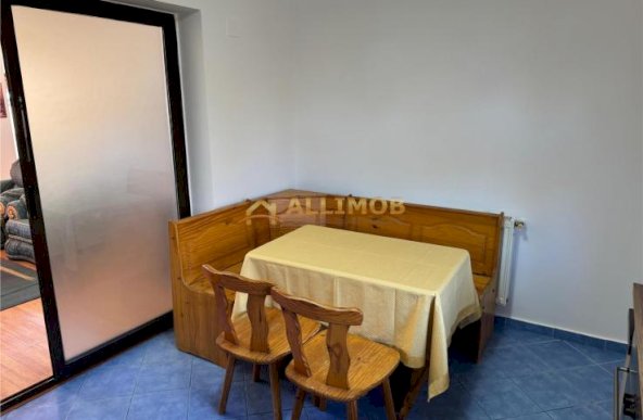 Inchiriere apartament 3 camere zona Sud