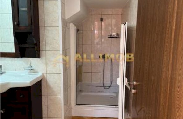 Inchiriere apartament 3 camere zona Sud