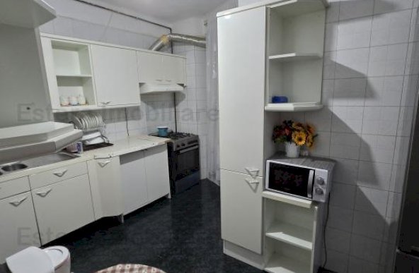 APARTAMENT DE VÂNZARE CU 5 CAMERE ZONA CALEA MOSILOR COLȚ CU CAROL 1