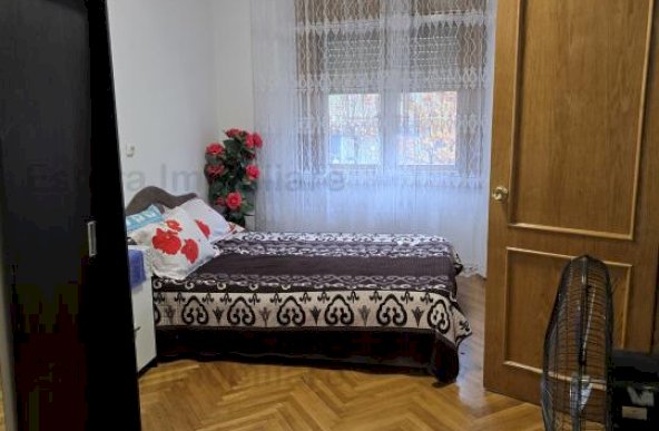 APARTAMENT DE VÂNZARE CU 5 CAMERE ZONA CALEA MOSILOR COLȚ CU CAROL 1