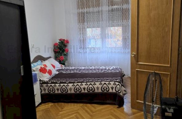 APARTAMENT DE VÂNZARE CU 5 CAMERE ZONA CALEA MOSILOR COLȚ CU CAROL 1