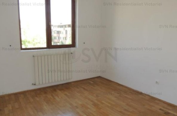 Vanzare apartament 3 camere, Central, Bragadiru