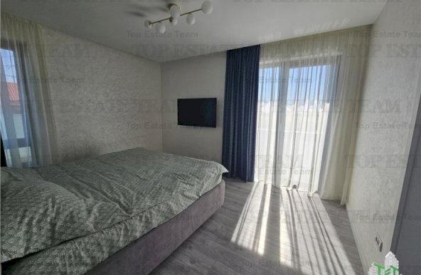 Vila lux 5 camere regie proprie cu garaj si teren 556mp