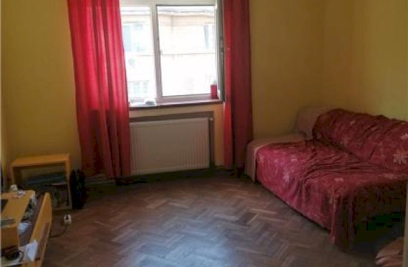 Apartament 3 camere in zona Piata Unirii