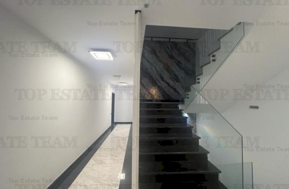 Vanzare spatiu comercial