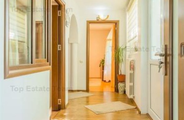 Vila 9 camere (3 intrari) de vanzare in Dragomiresti-Deal