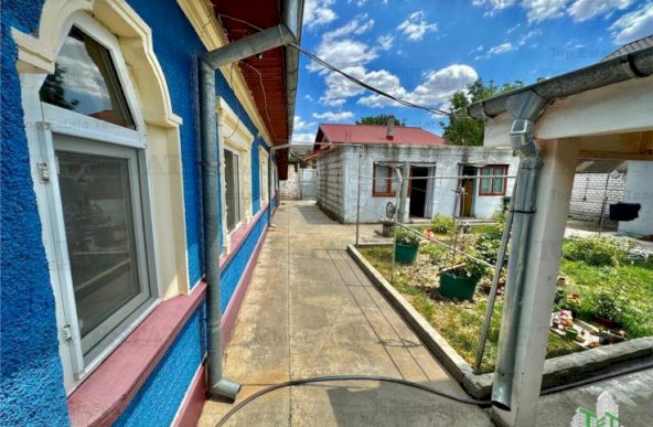 Casa de vanzare si 300mp teren, in Comuna Berceni/ Zona Mega Image