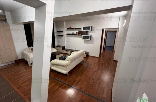 Apartament 4 camere cu centrala proprie metrou Dristor