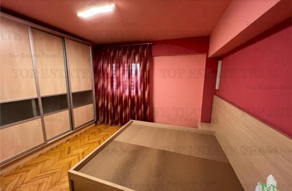 Apartament 4 camere cu centrala proprie metrou Dristor