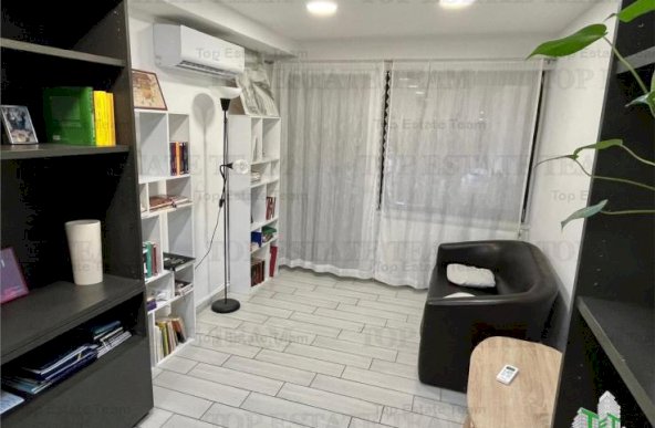 Apartament 3 camere, curte interioara cu parcare, centrala proprie, APUSULUI