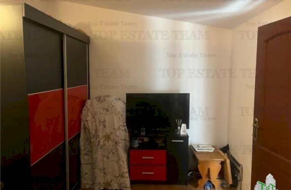 De inchiriat apartament 3 camere, Piata Romana