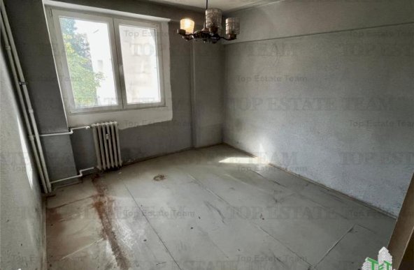 Apartament 3 camere DE RENOVAT