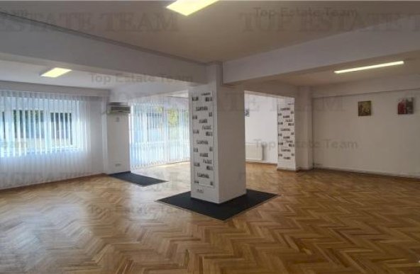 Apartament pretabil office in zona Casin